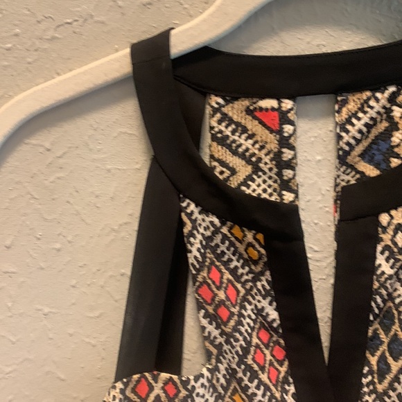 BCBG Top Triangle Cut Out Halter Tank Women’s Sz XS X Small - Picture 5 of 9